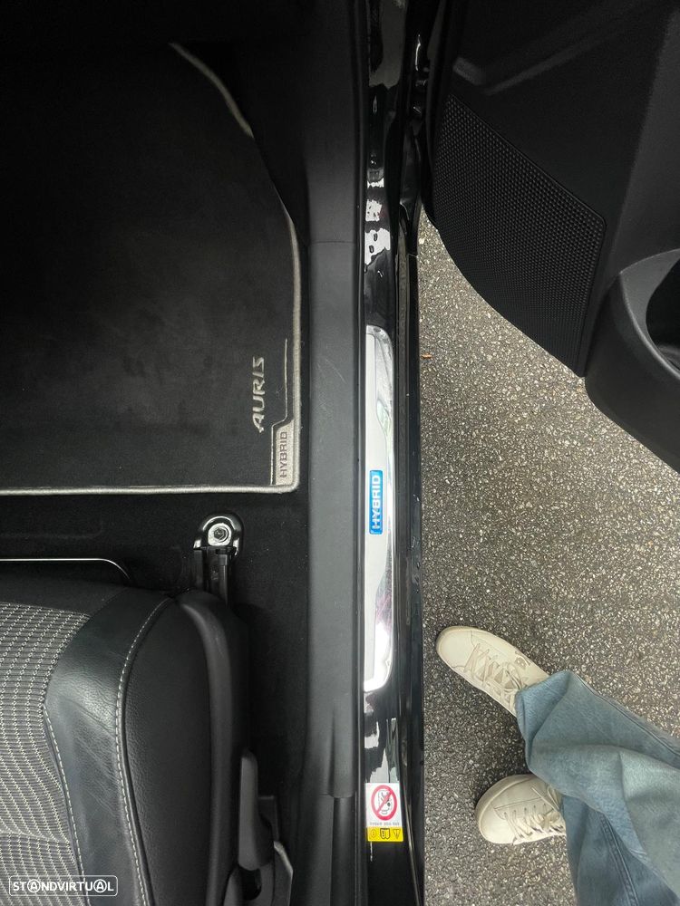 Toyota Auris Touring Sports 1.8 HSD Exclusive - 20