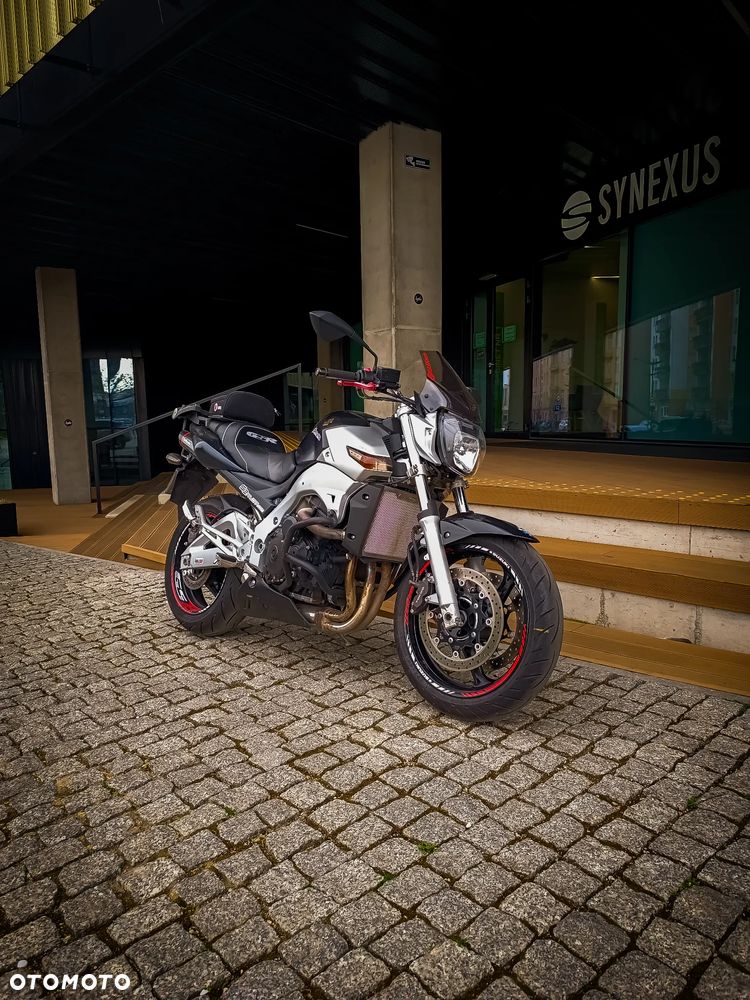 Suzuki GSR - 12