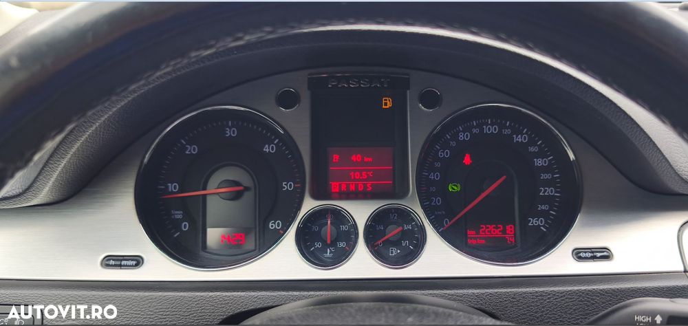 Volkswagen Passat 2.0 TDI DPF DSG Highline - 9