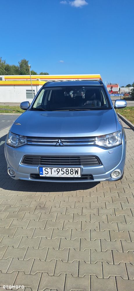 Mitsubishi Outlander - 1