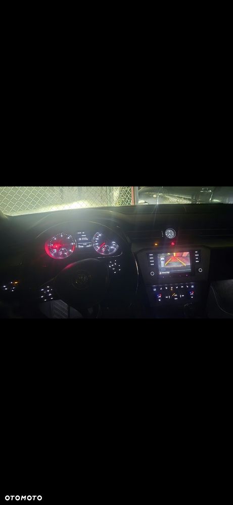 Volkswagen Passat - 16