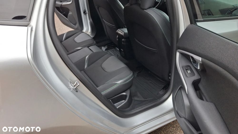 Volvo V40 D2 Kinetic - 17