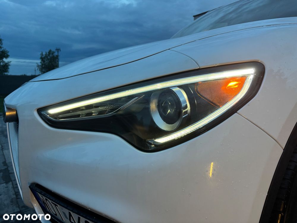 Alfa Romeo Stelvio 2.0 Turbo TI Q4 - 14