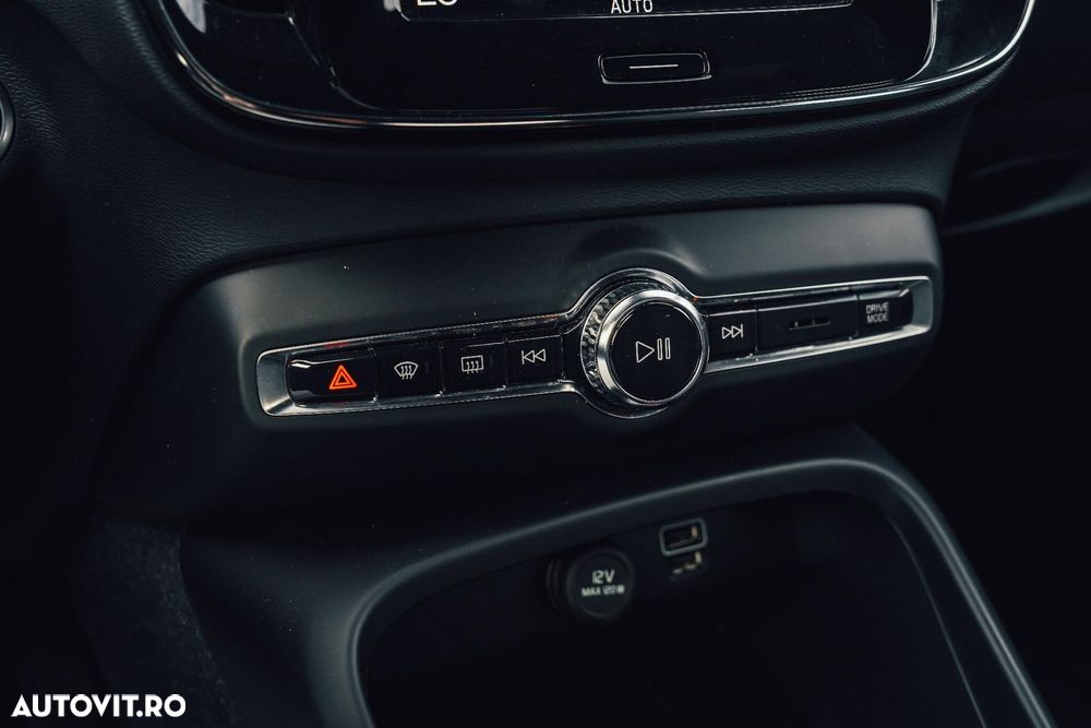 Volvo XC 40 Recharge T5 Twin Engine AT7 R-Design Expression - 17