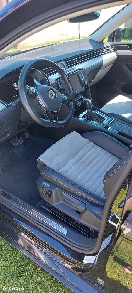 Volkswagen Passat 2.0 TDI Bi-Turbo BMT 4Mot Highline DSG - 9