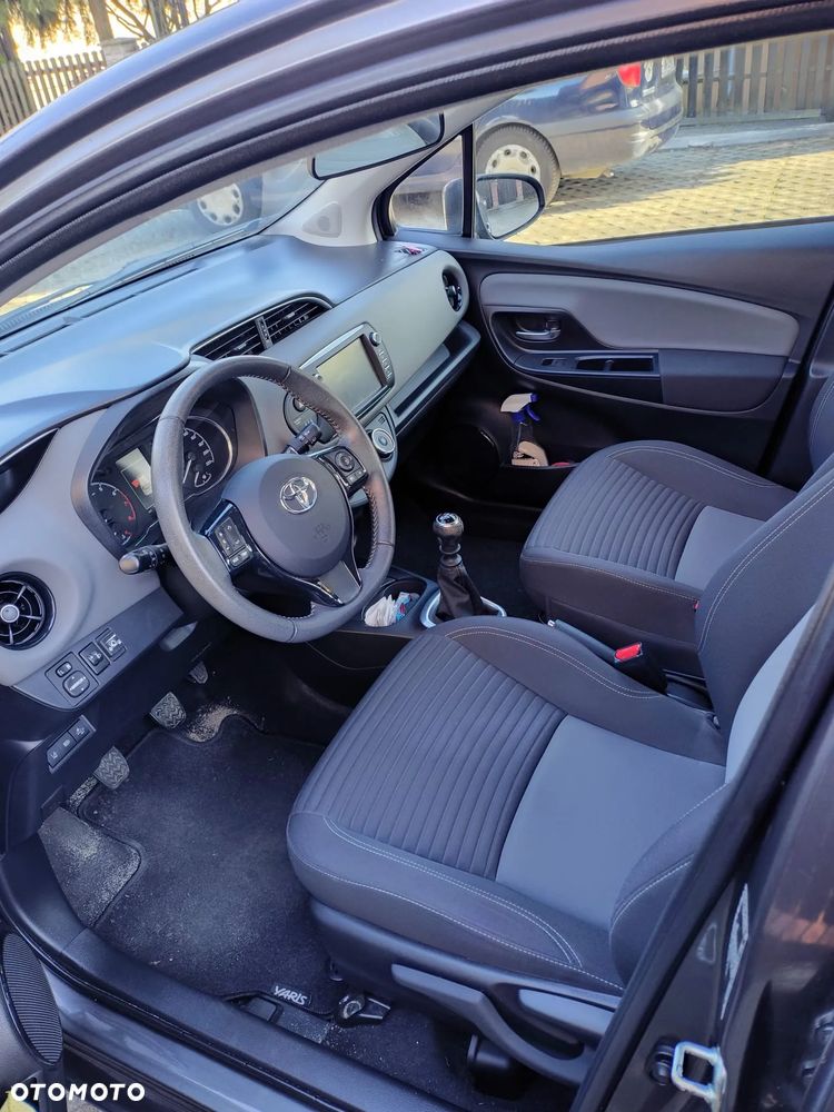 Toyota Yaris 1.5 Premium - 6