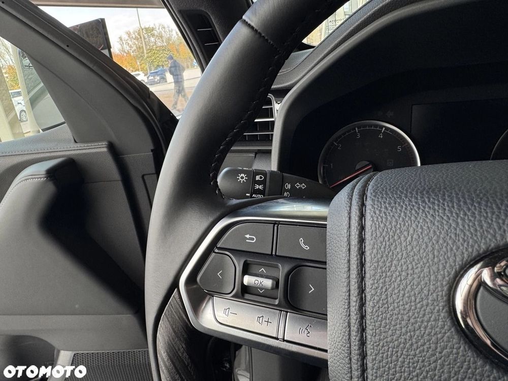 Toyota Land Cruiser - 8