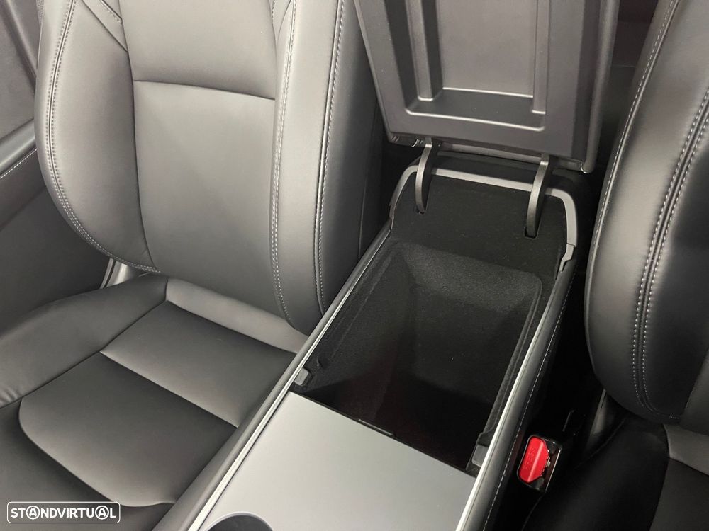 Tesla Model Y RWD - 44