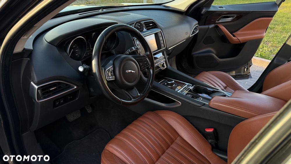 Jaguar F-Pace 20d AWD Prestige - 10