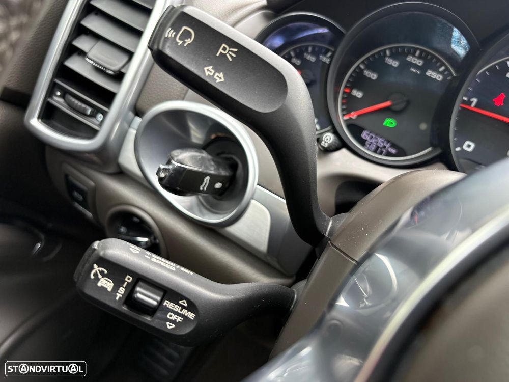 Porsche Cayenne Platinum Edition - 31