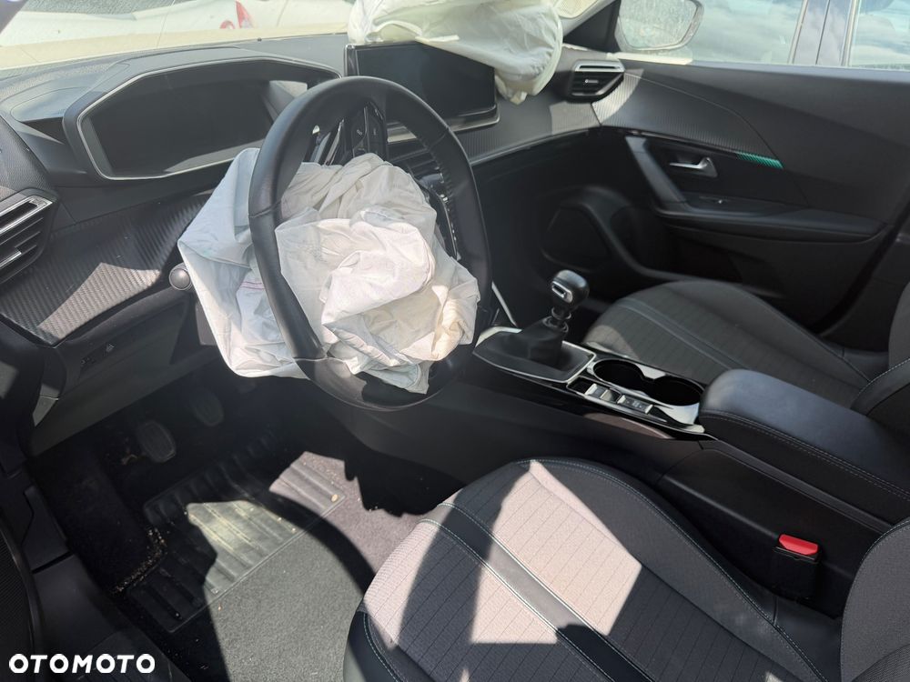 Peugeot 2008 ver-1-5-bluehdi-allure-s-s-eat8 - 3