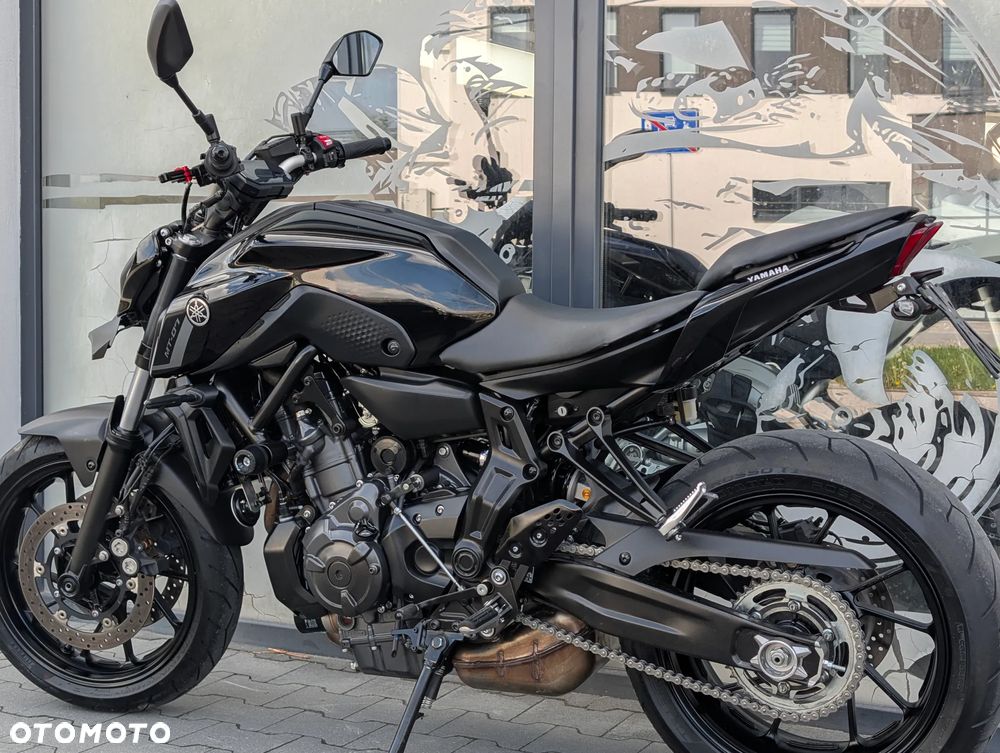 Yamaha MT - 6