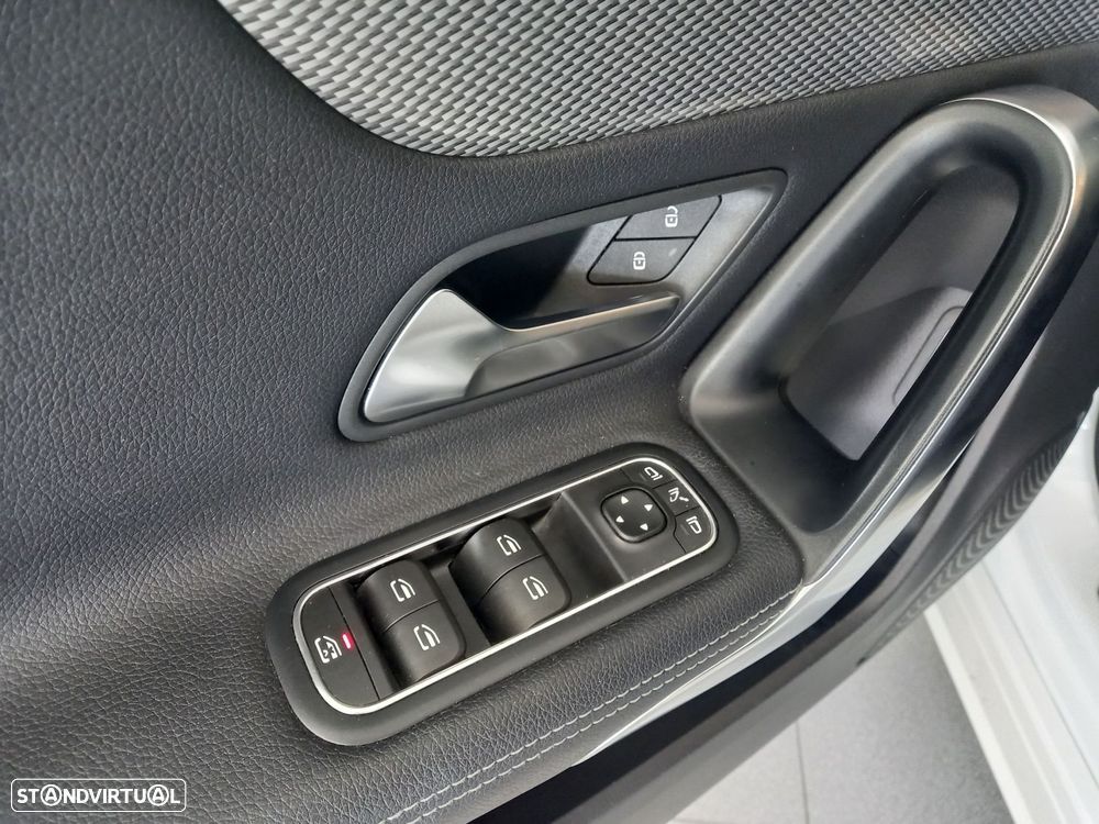 Mercedes-Benz CLA 180 - 11