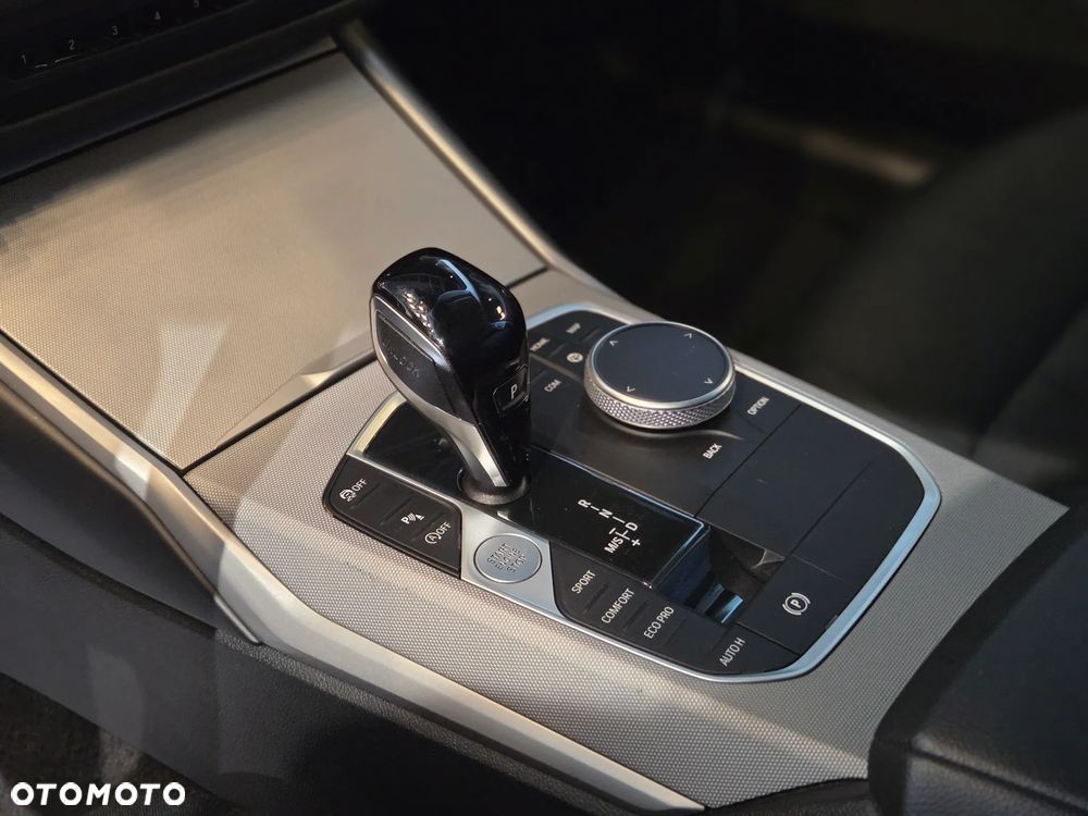 BMW Seria 3 318i Advantage - 11