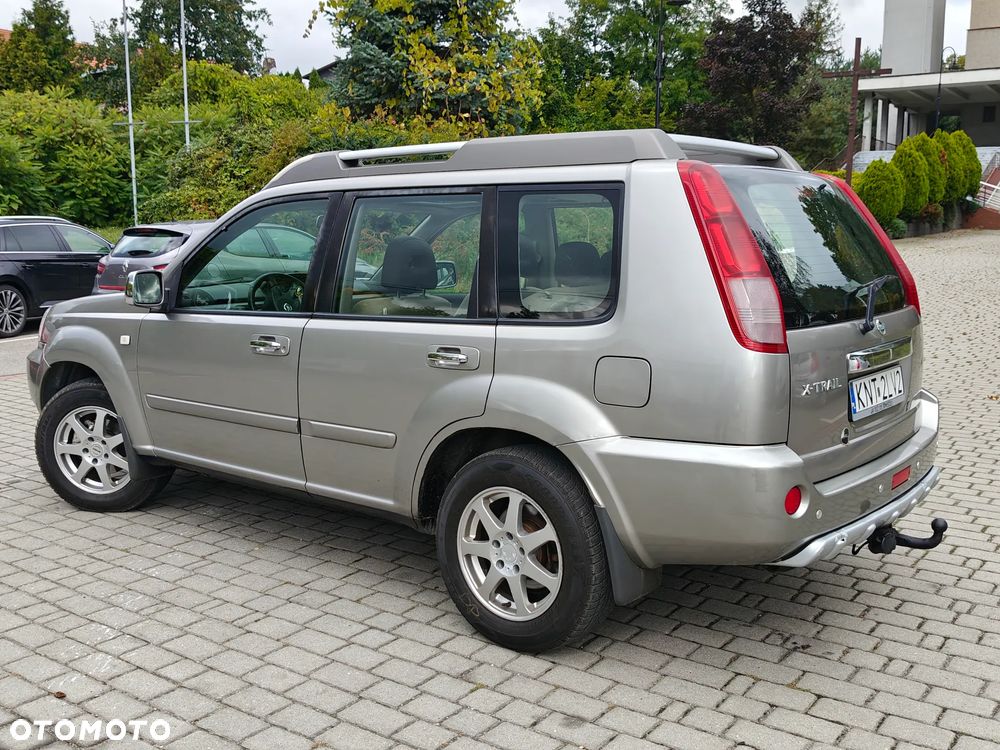 Nissan X-Trail 2.0 4x4 Comfort - 38