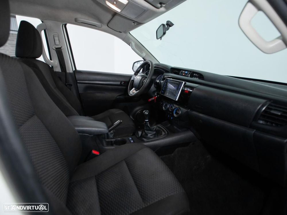 Toyota Hilux 2.4 D-4D 4WD CD - 9