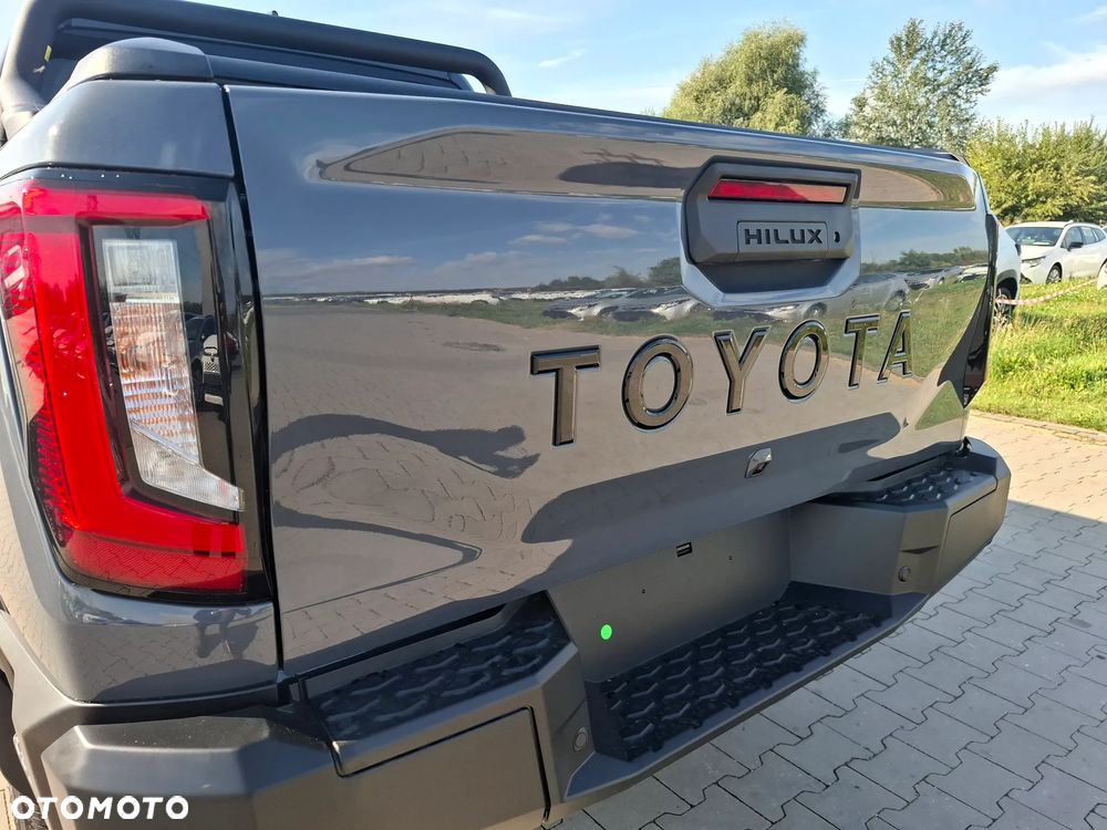 Toyota Hilux 2.8 D-4D mHEV Double Cab Invincible 4x4 - 14