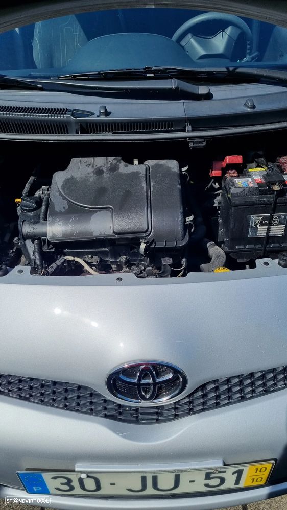 Toyota Yaris 1.0 VVT-i AC Manual+VSC - 11