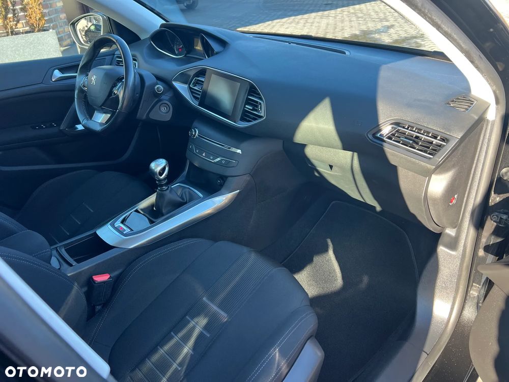 Peugeot 308 125 THP Active - 10