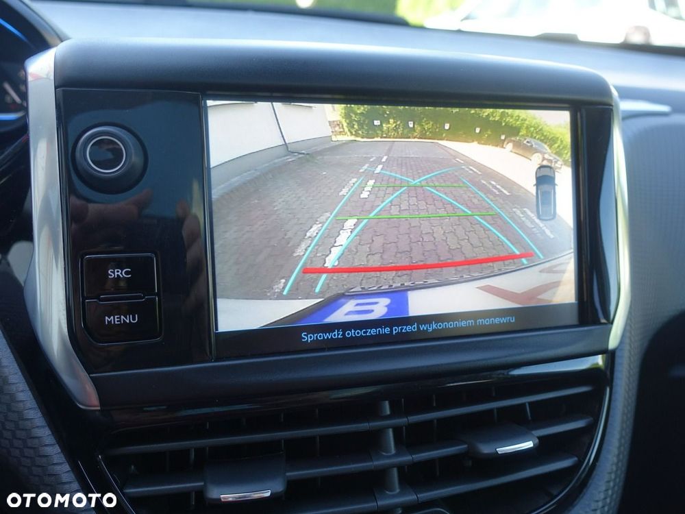 Peugeot 2008 1.2 Pure Tech Style S&S - 23
