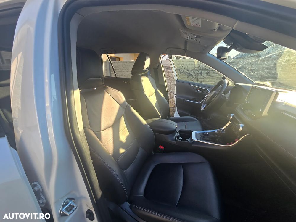 Toyota RAV4 2.0P CVT AWD Luxury - 13