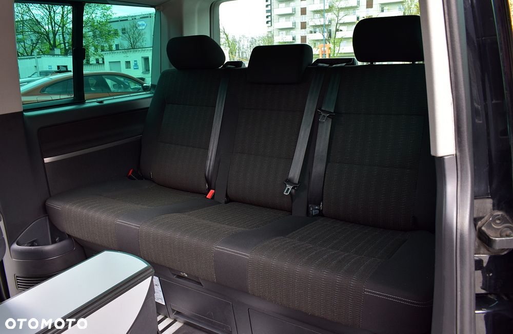 Volkswagen Multivan - 10