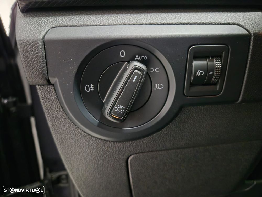 VW T-Cross 1.0 TSI Urban DSG - 24