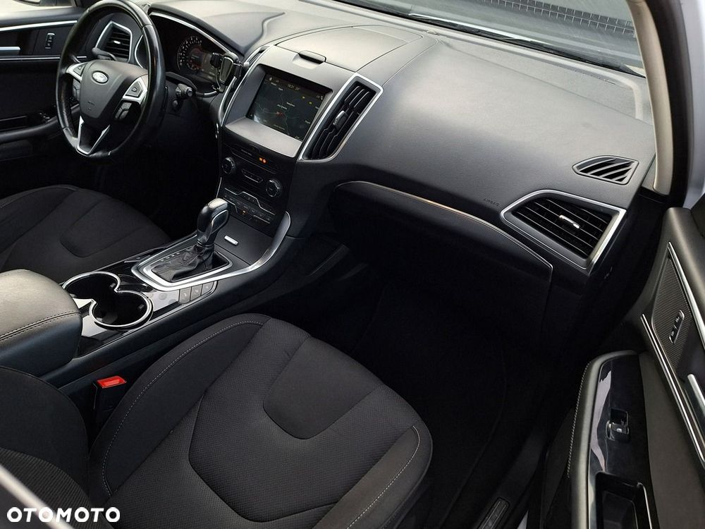 Ford S-Max - 12