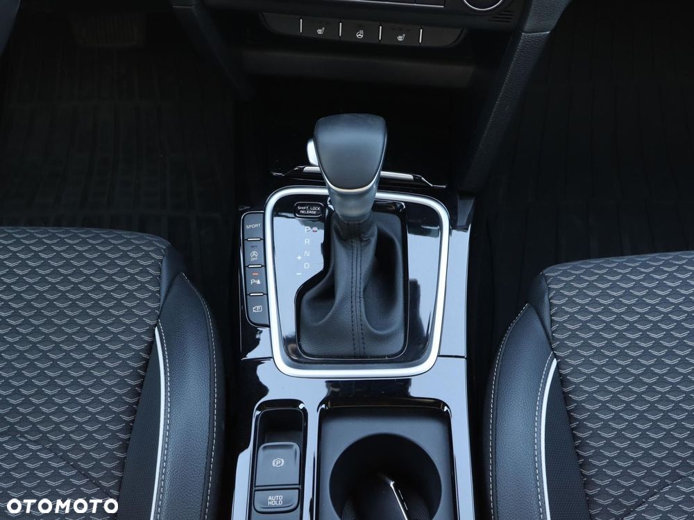 Kia Ceed - 16