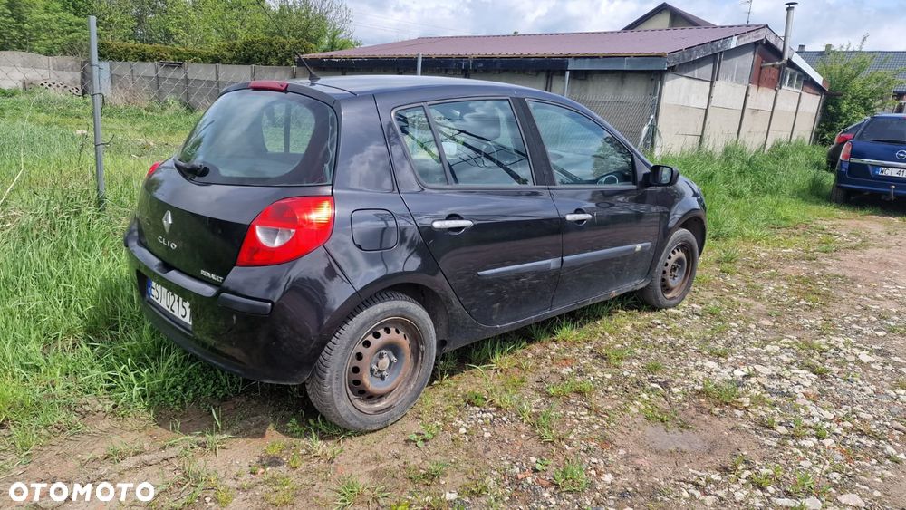 NA CZĘSCI Clio III - 4
