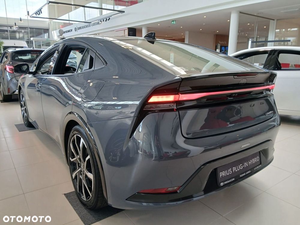 Toyota Prius - 5