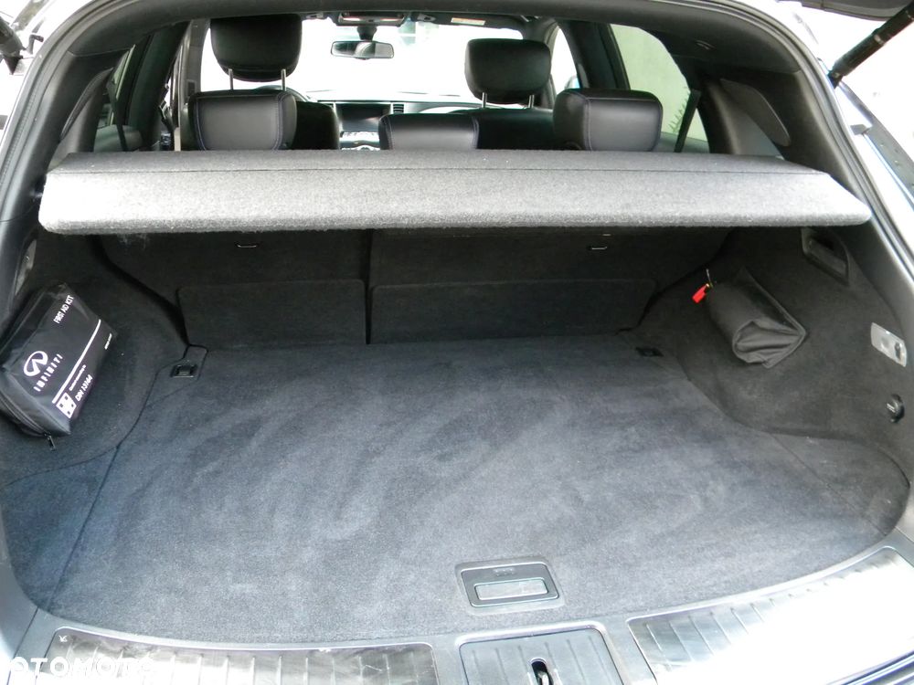 Infiniti Q70 - 7