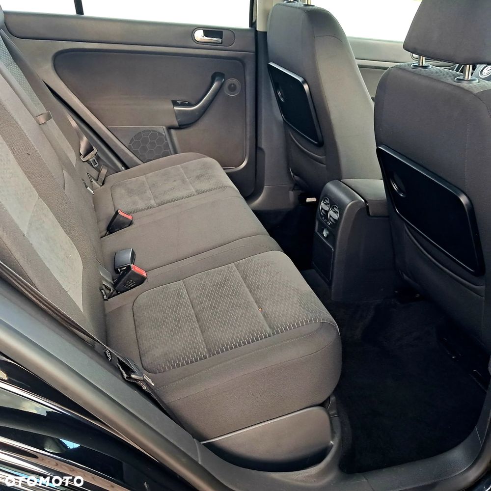 Volkswagen Golf Plus - 11