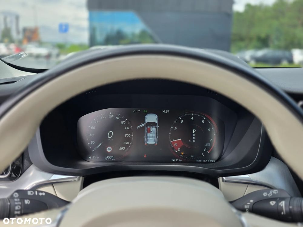 Volvo XC 60 T4 Momentum Pro - 18