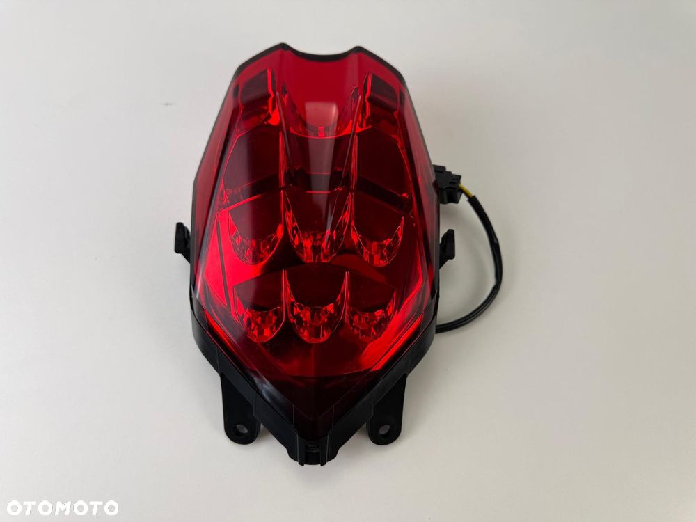 Tylna lampa Triumph Street Triple 765 RS 2023+ - 1
