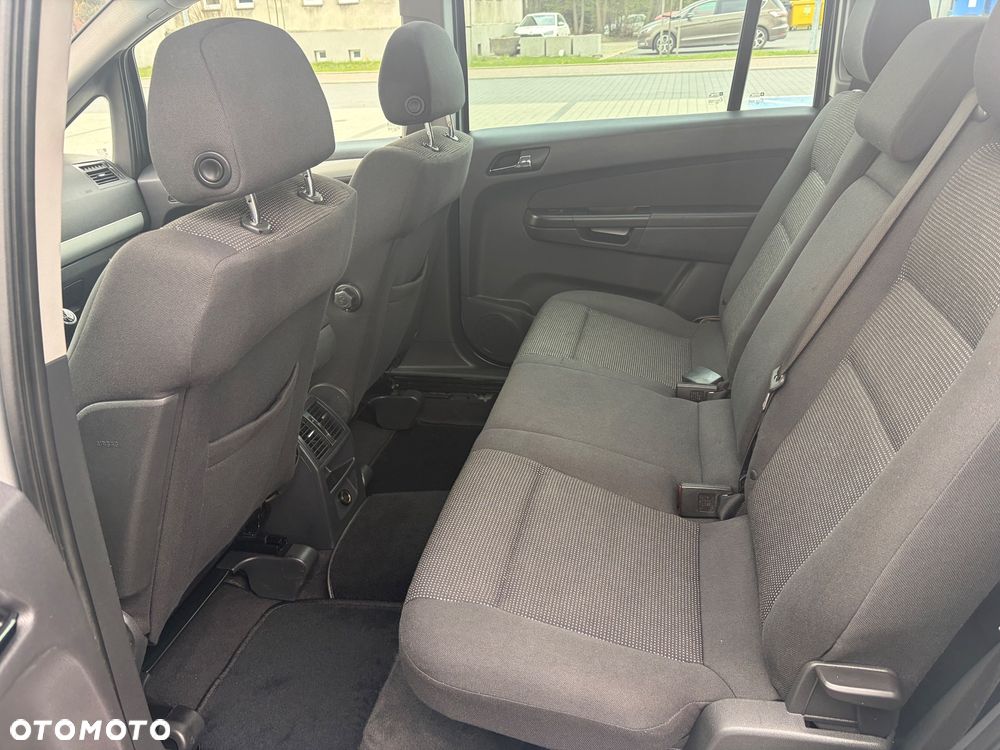 Opel Zafira 1.8 Enjoy - 28