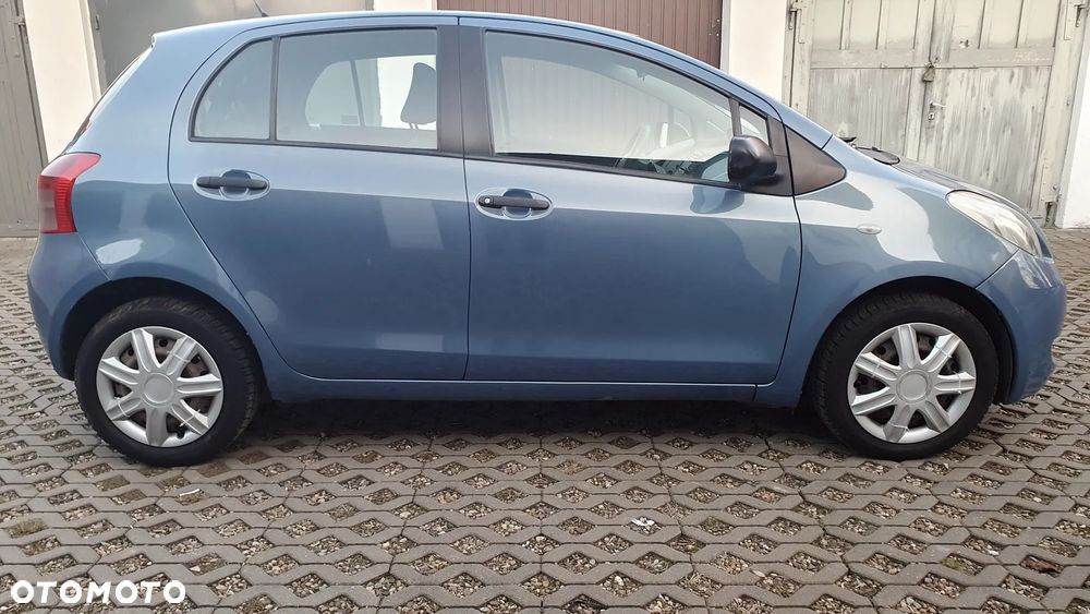 Toyota Yaris 1.3 Luna A/C - 4