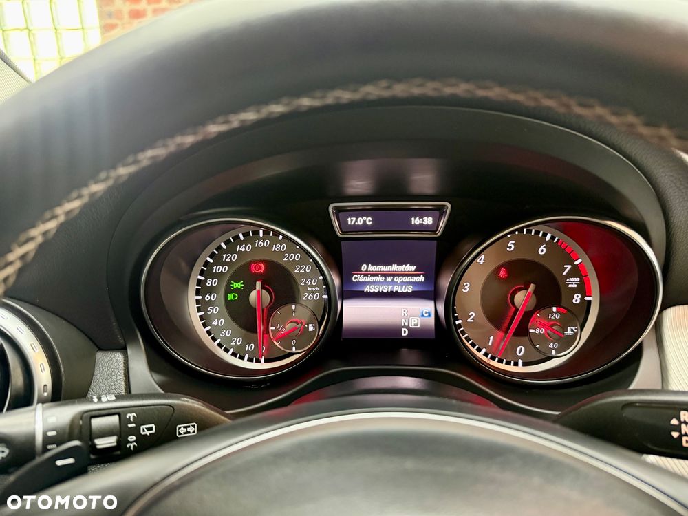 Mercedes-Benz GLA 180 7G-DCT Urban - 18