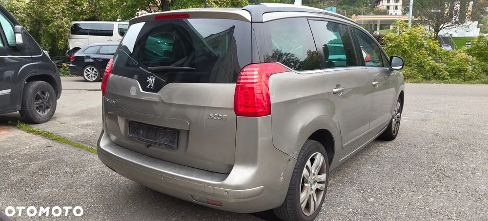 Peugeot 5008 1.6 THP Allure 7os - 3