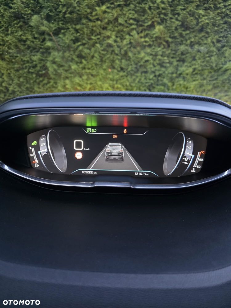 Peugeot 3008 1.2 PureTech Allure S&S - 23