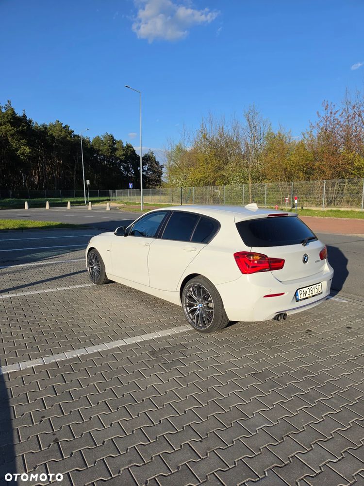 BMW Seria 1 120d Sport Line - 4