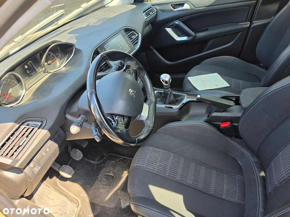 Peugeot 308 PureTech 130 GPF Black Edition - 12