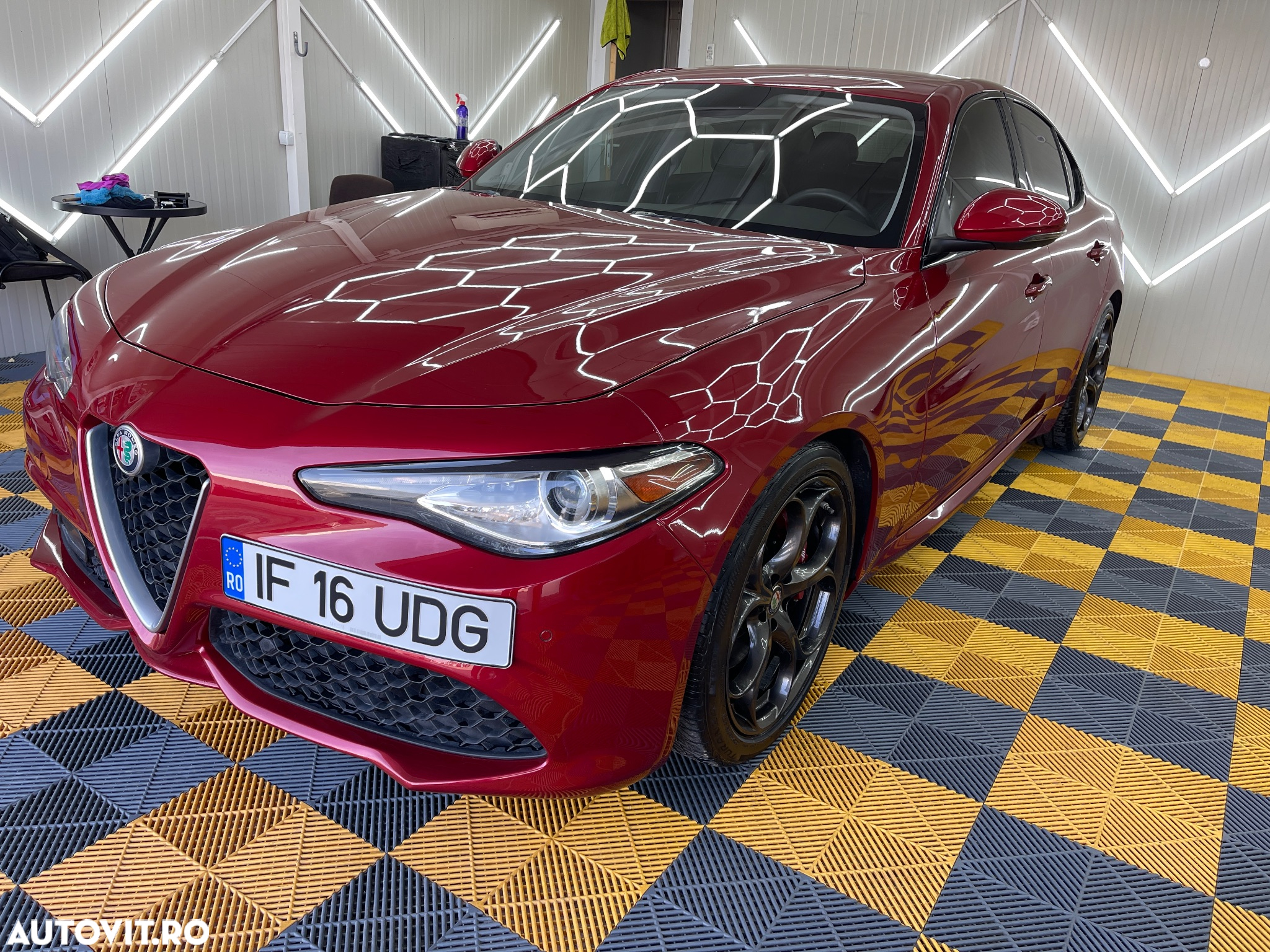 Alfa Romeo Giulia 2.0 Turbo 16V AT8 Veloce Ti - 12