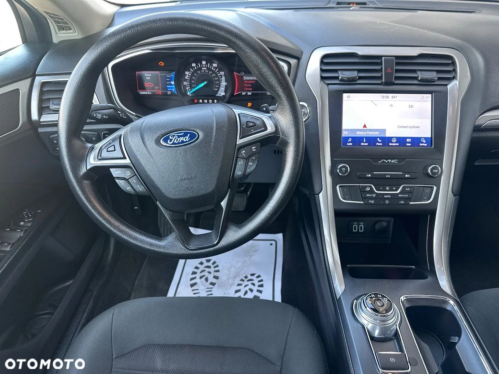 Ford Fusion - 28