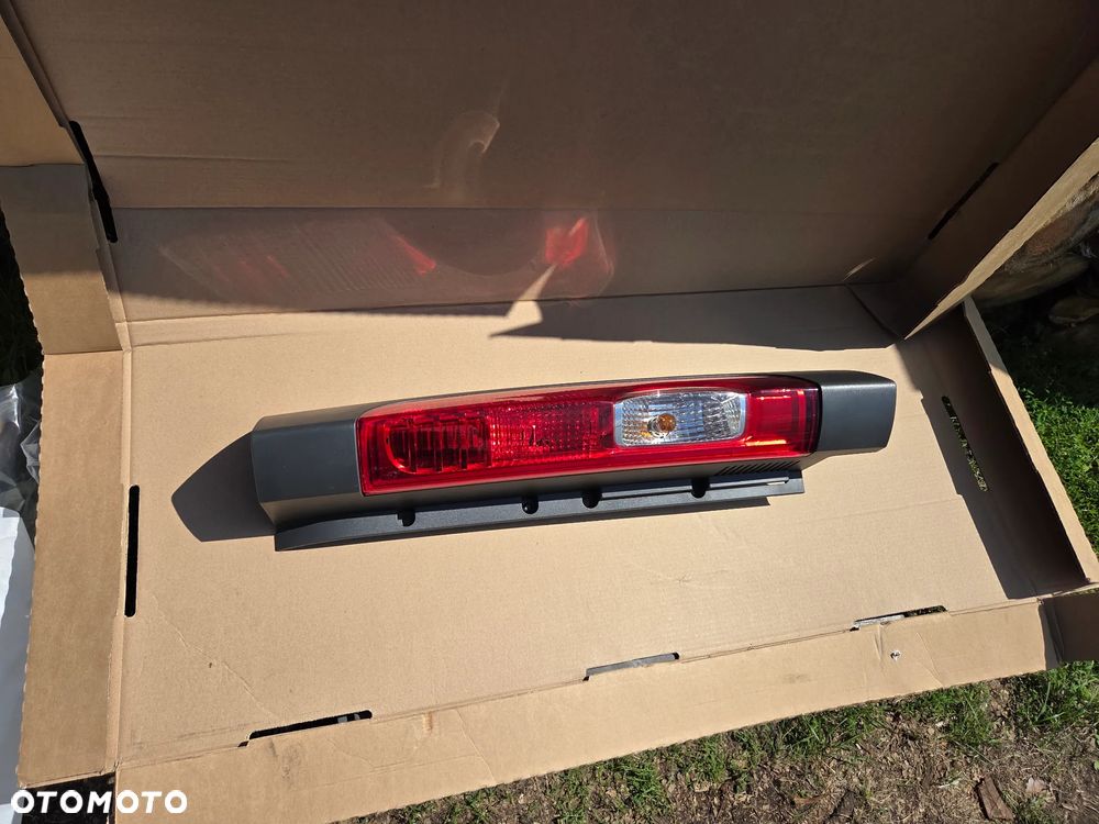 lampa prawa prawy tylna tył Opel Vivaro A Renault Trafic II Nissan Primastar I Lift 93857765 265A1-0127R 93857722 265A60118R - 3