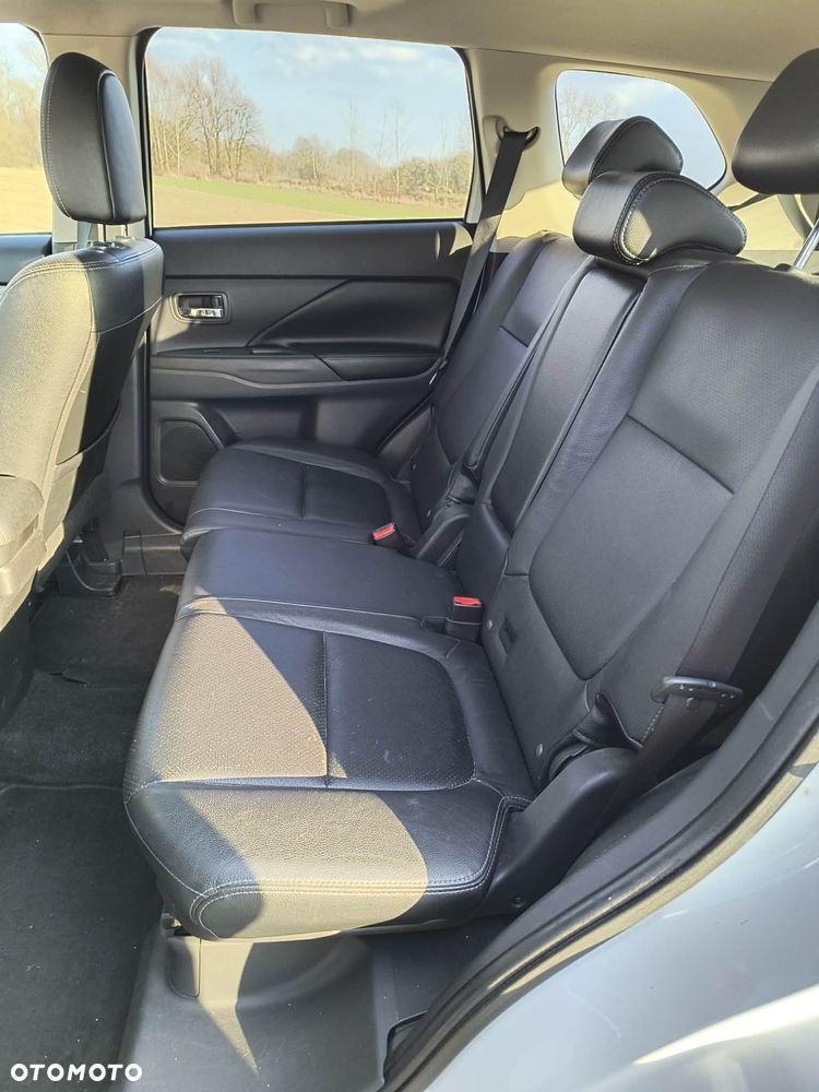 Mitsubishi Outlander 2.2 DID Instyle Navi 4WD - 18