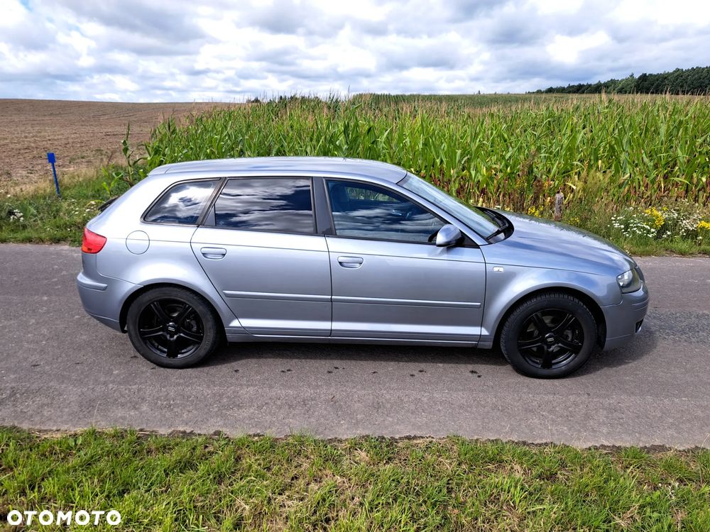 Audi A3 Sportback - 2