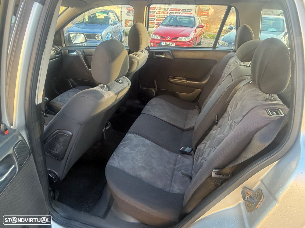 Opel Astra Caravan 1.2 Club - 15