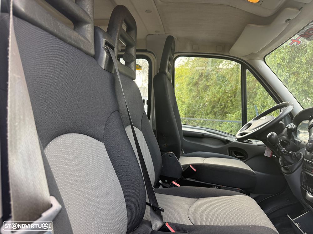 Iveco DAILY 3.0   35C15  7 LUGARES - 16