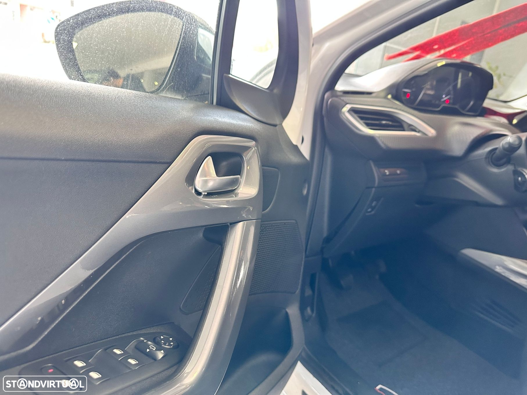 Peugeot 2008 1.2 PureTech Style - 12